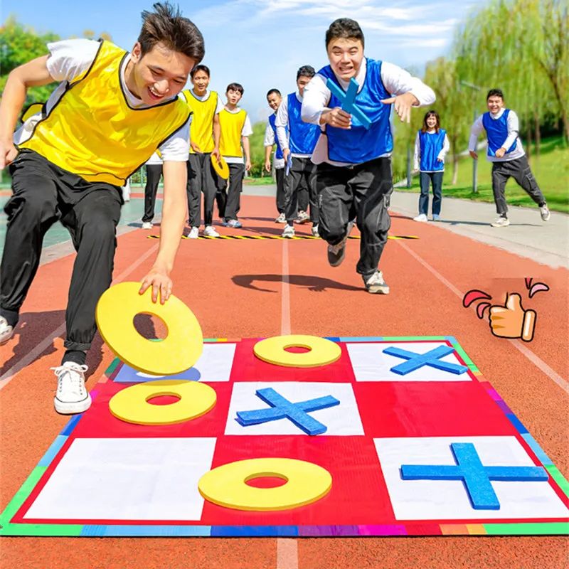 Cooperative Card Game - Course trois jeux d'échecs en plein